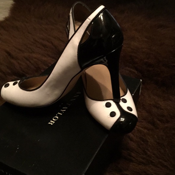 Shoes - Picture 2 of 3